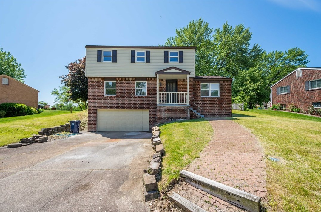 8 Aspen, North Huntingdon, PA 15642