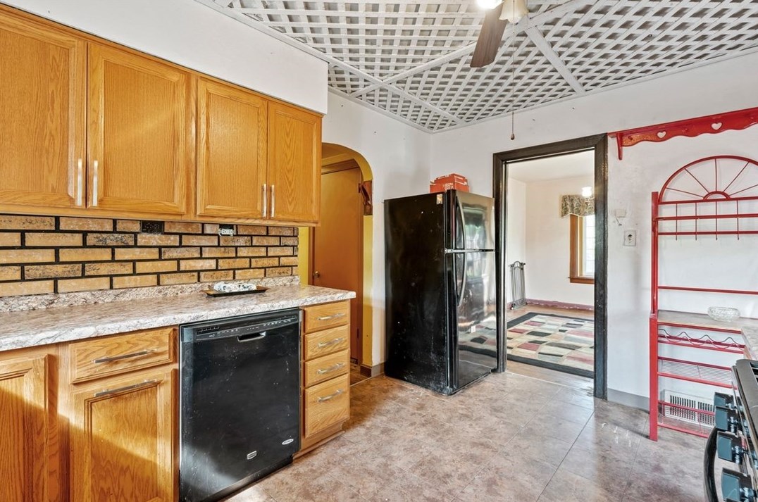 112 Arlington Ave, North Versailles PA 15137-1908 exterior