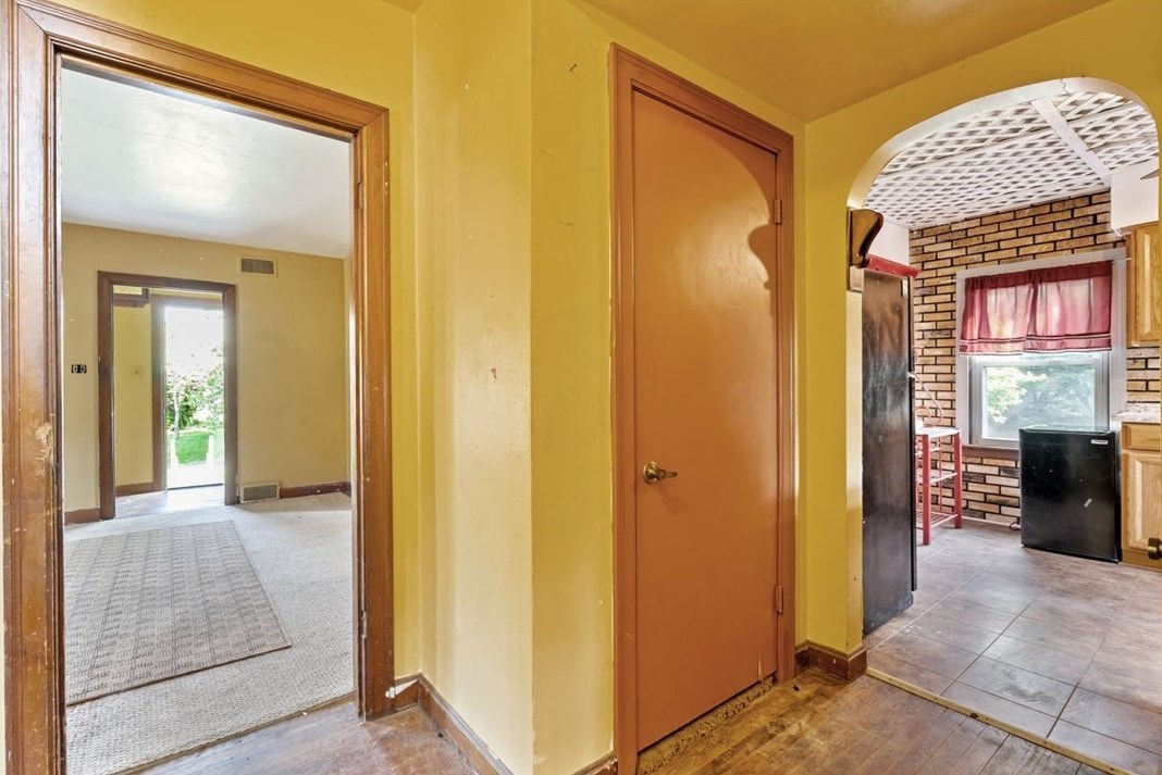 112 Arlington Ave, North Versailles PA 15137-1908 exterior