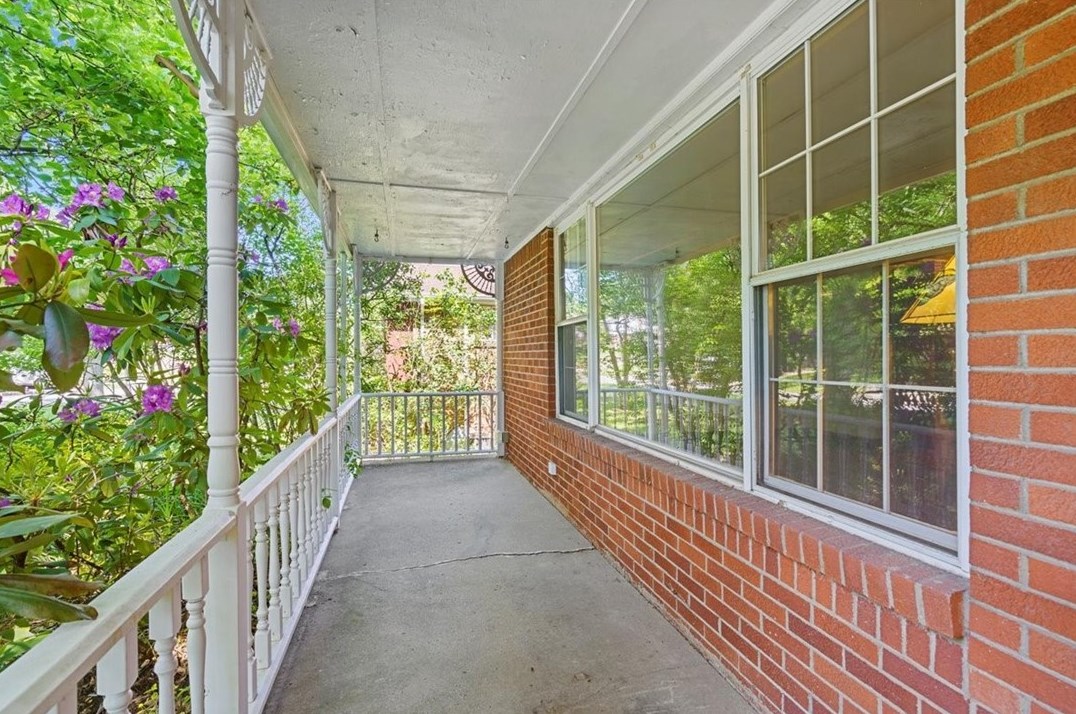 1221 Holy Cross Dr, Monroeville, PA 15146-4850