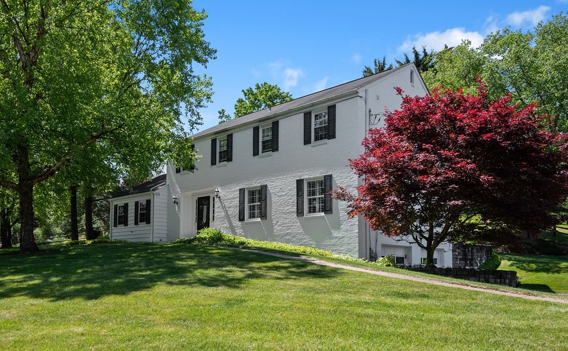 9569 Parkedge Dr, Allison Park, PA 15101-2030
