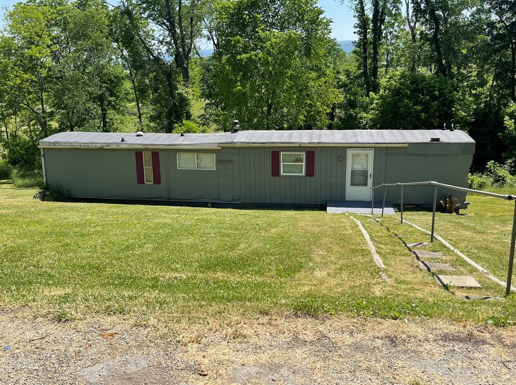 280 Ringer Rd, Smithfield, PA 15478-1474