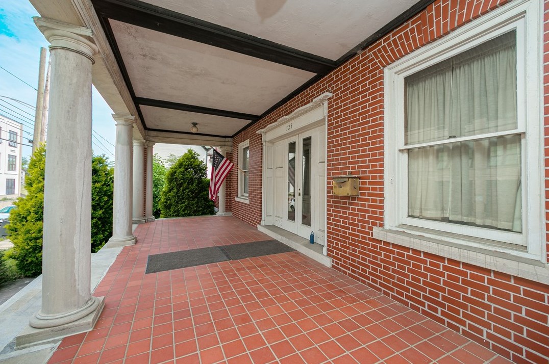 323 N Maple Ave, Greensburg, PA 15601