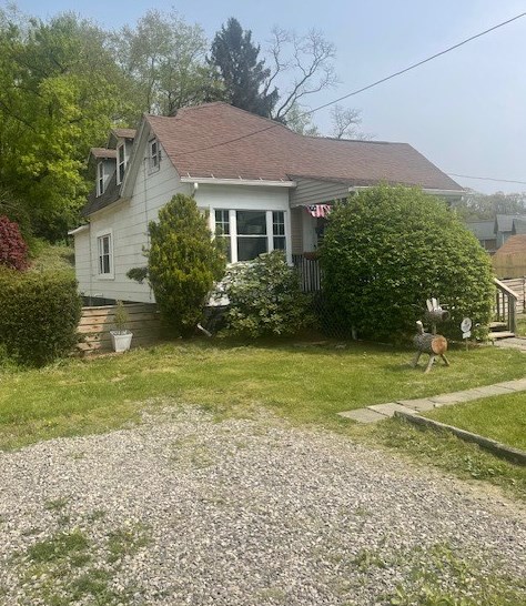 1927 Millerstown Rd, Tarentum, PA 15084