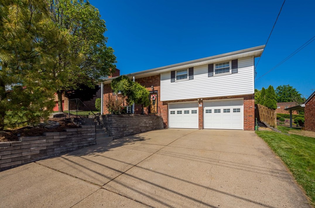 610 Center Ave, Collier Township, PA 15106-1804