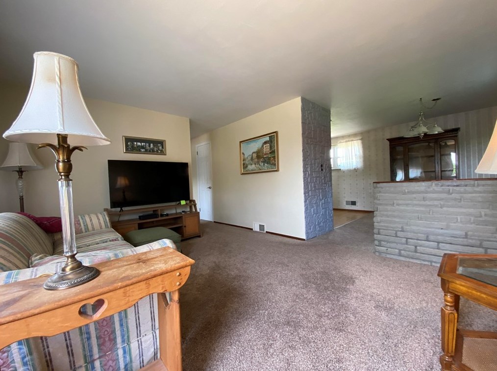 423 Eden Dr, Monroeville, PA 15146-1547