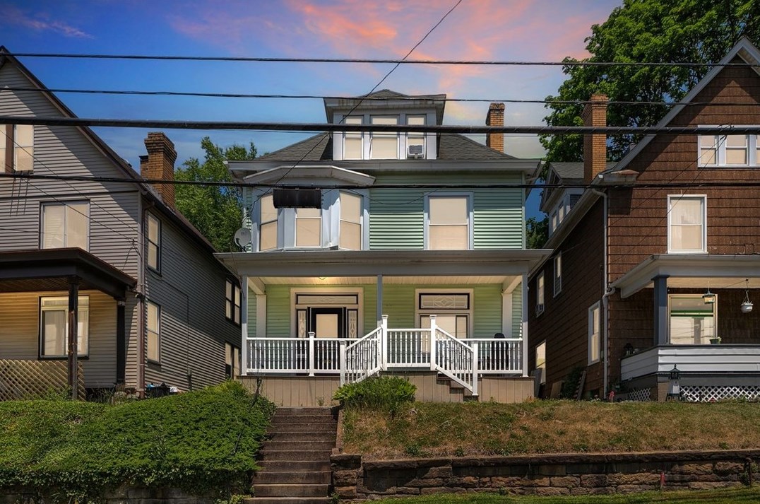 210 Buffalo St, Freeport, PA 16229-1304