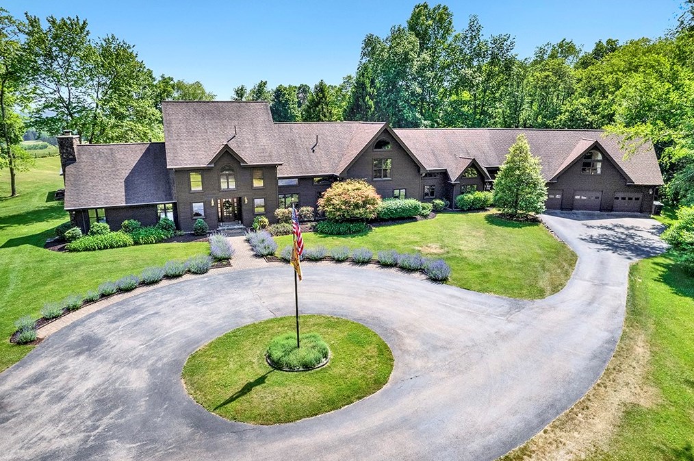79 Highgate Rd, Ligonier, PA 15658
