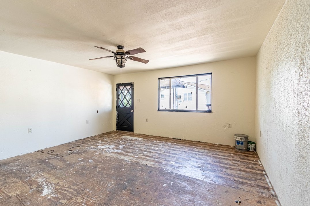 509 Burns, Vandergrift, PA 15690