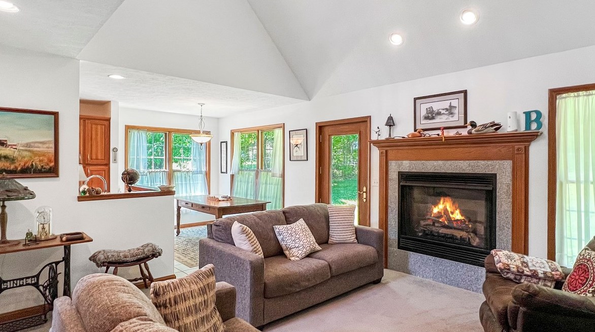 117 Aspen Dr, Franklin, PA 16323