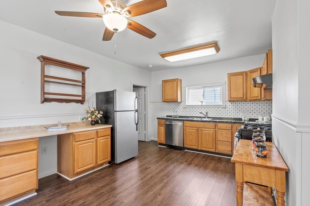 626 7 St, Monroeville PA 15140-1210 exterior