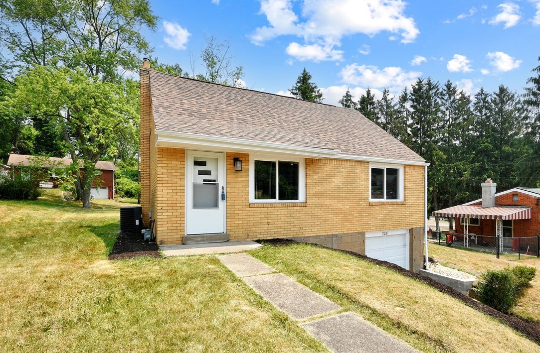 306 Greenway Dr, Penn Hills, PA 15235