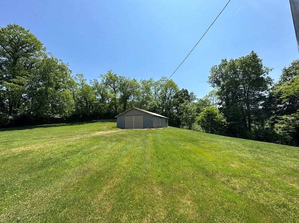 128 Maple Ln, Waynesburg, PA 15370-7247