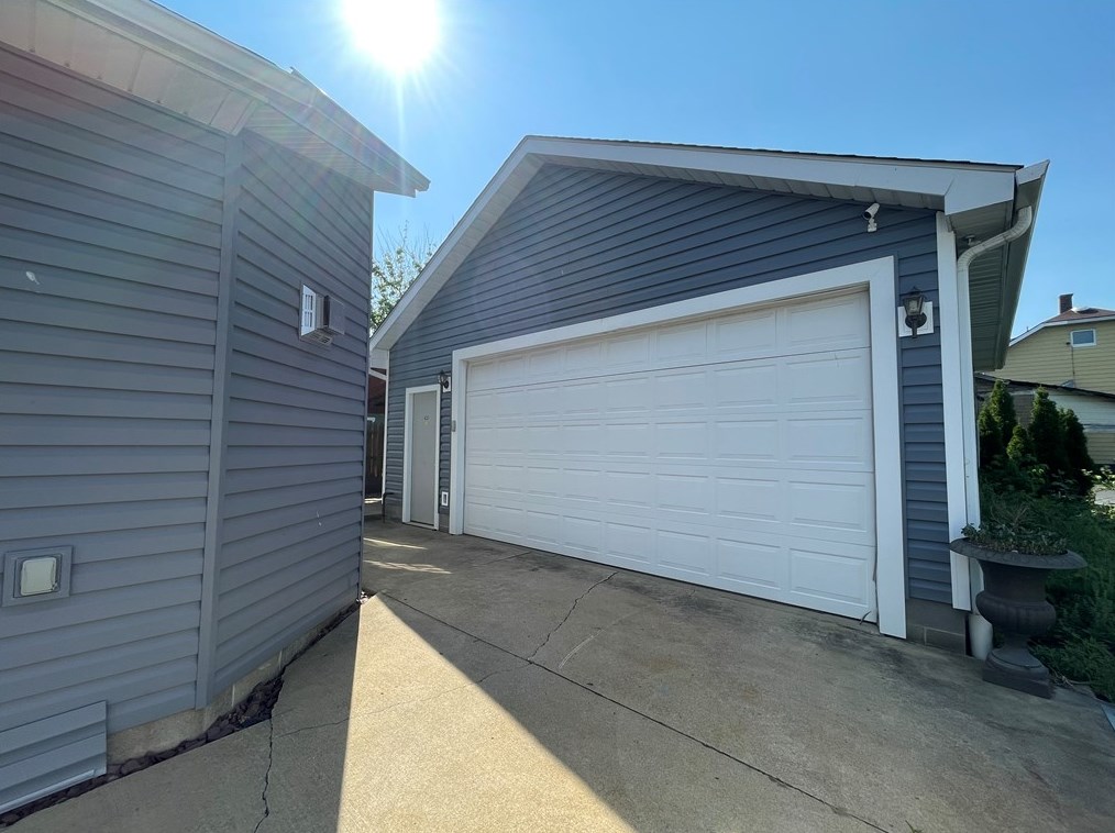 929 Temple Ave, New Castle, PA 16101