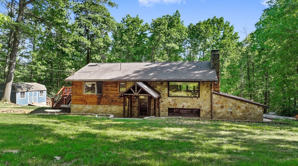 413 Jefferson Trl, Ohiopyle, PA 15470-1390