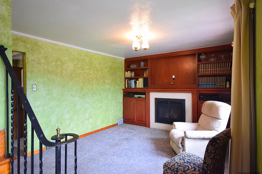 12209 Herold Dr, North Huntingdon, PA 15642