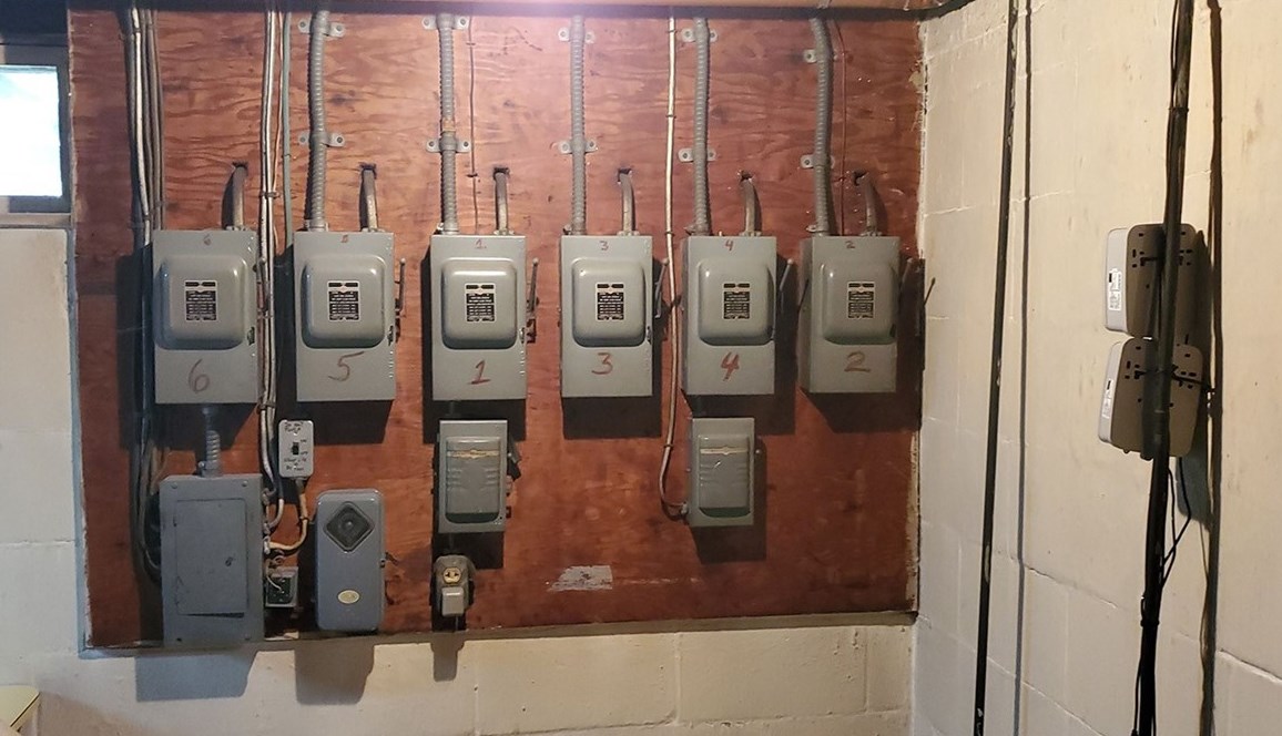 302 8th St, Indiana PA 15701-1771 exterior