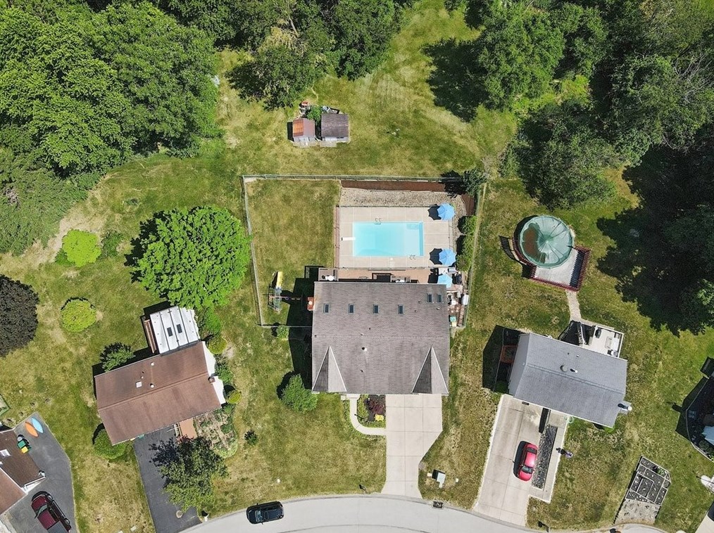 2014 Pembrook Dr, Glenshaw, PA 15116