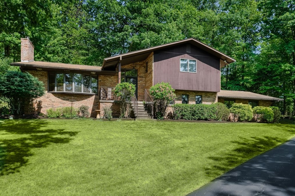 230 Dodds Rd, Butler, PA 16002