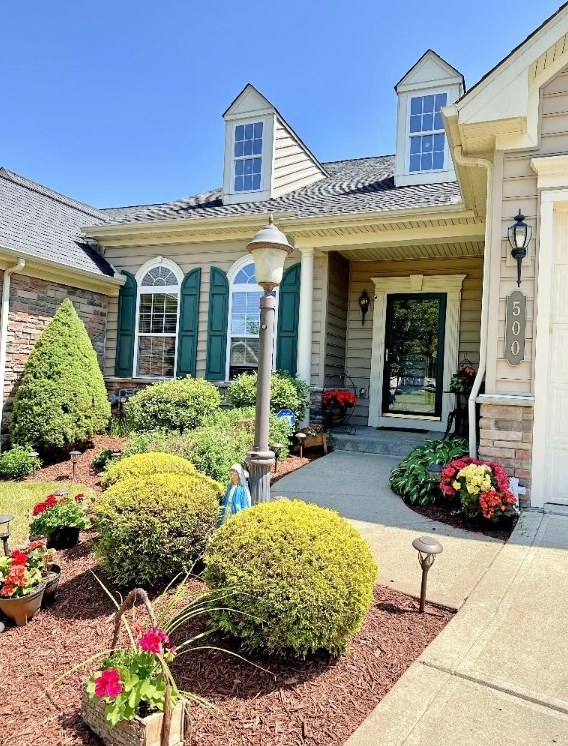 500 Azalea Ln, Bridgeville, PA 15017