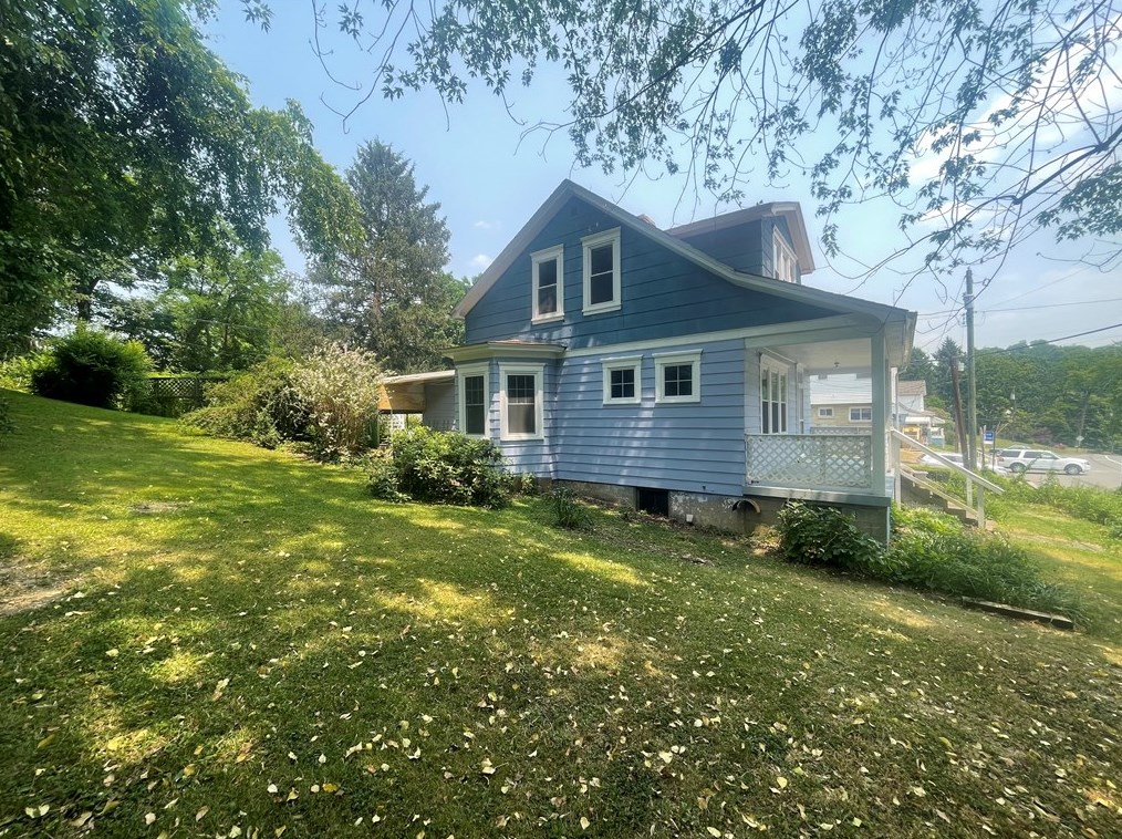1387 Bower Hill Rd, Bridgeville, PA 15017-2417