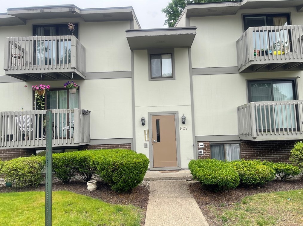 507 Hunters Path Rd #12b South, Bridgeville, PA 15017