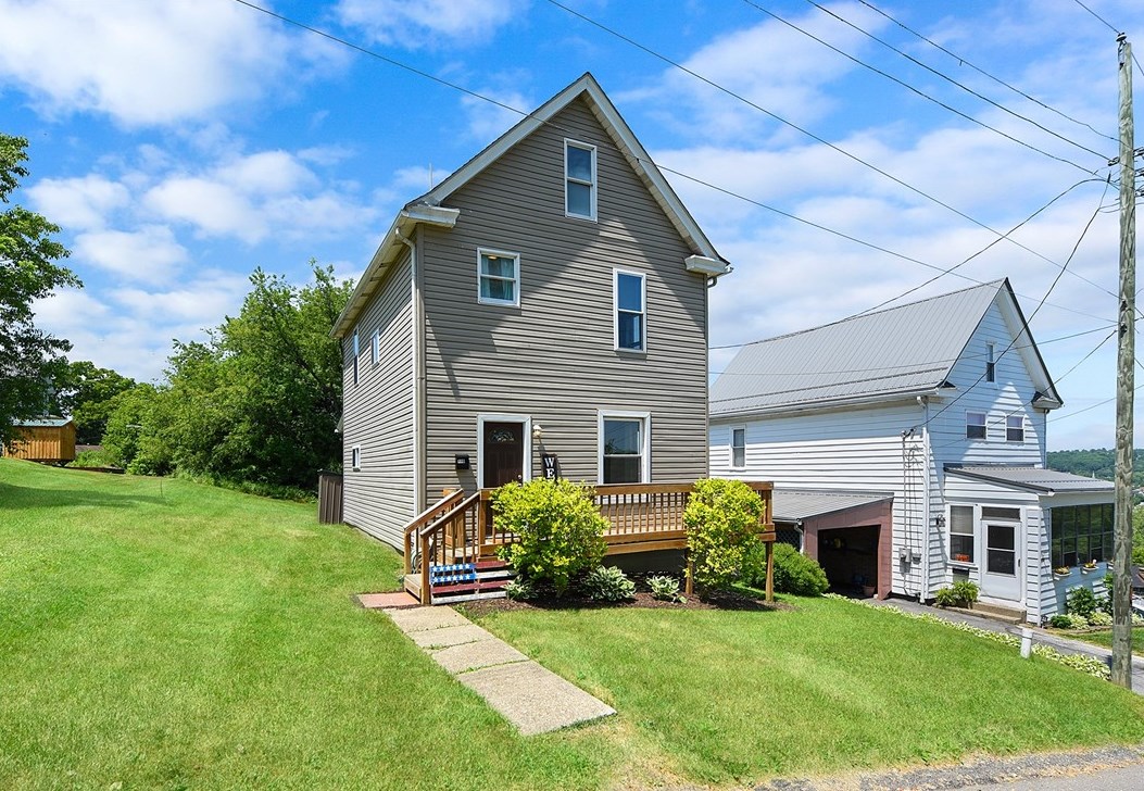 110 Wyoma Ave, Butler, PA 16001-7112