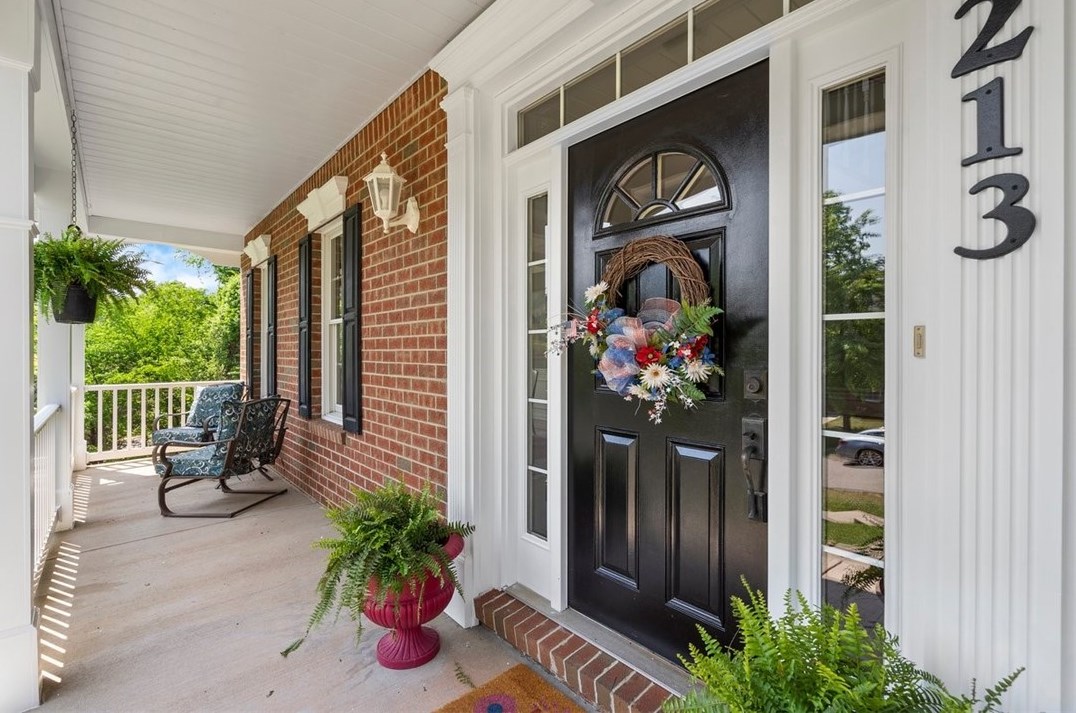 213 Walnut Dr, Venetia, PA 15367-1446