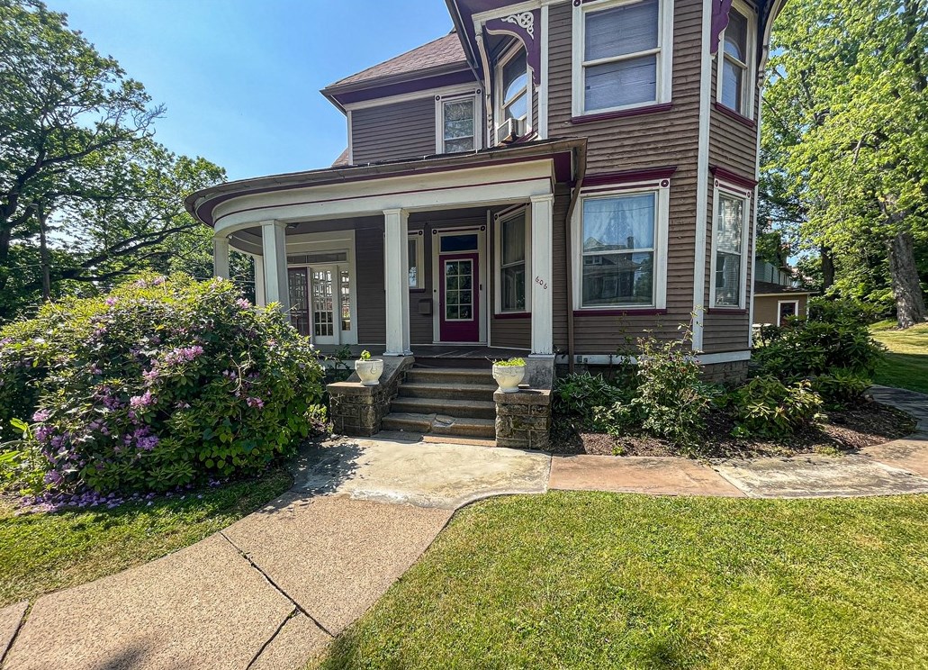 606 Brady St, Butler, PA 16001-4752
