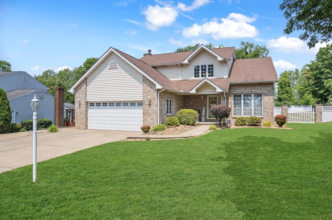 626 Hemlock Rd, Moon Twp, PA 15108-9133