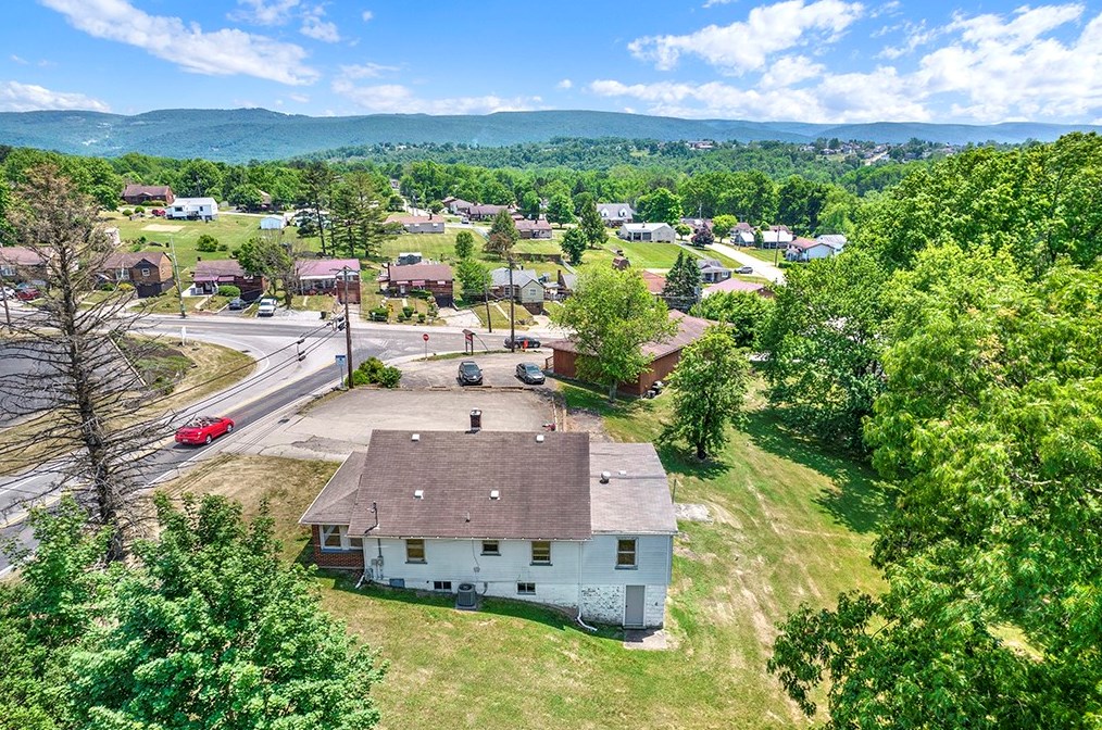 109 Bute Rd, Oliphant Furnace, PA 15401-5545