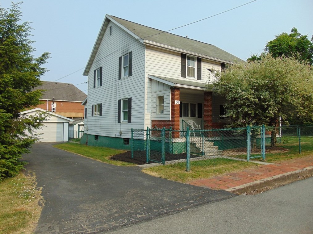 36 Leith St, Oliphant Furnace, PA 15401