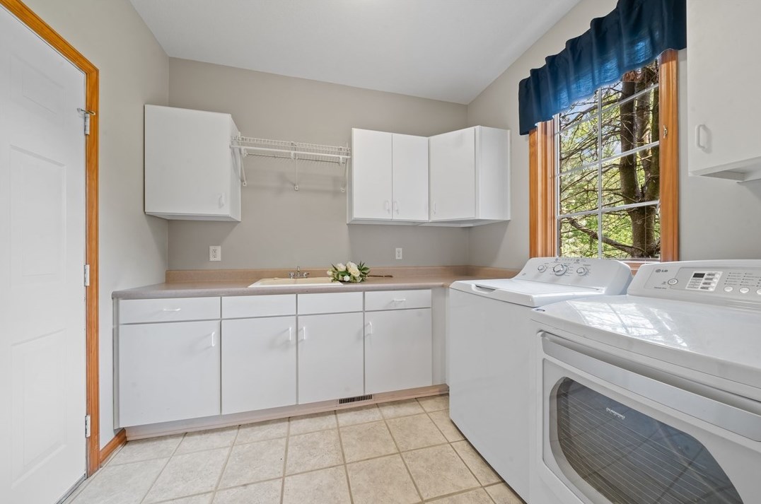 1032 Lexington Dr, Export PA  exterior