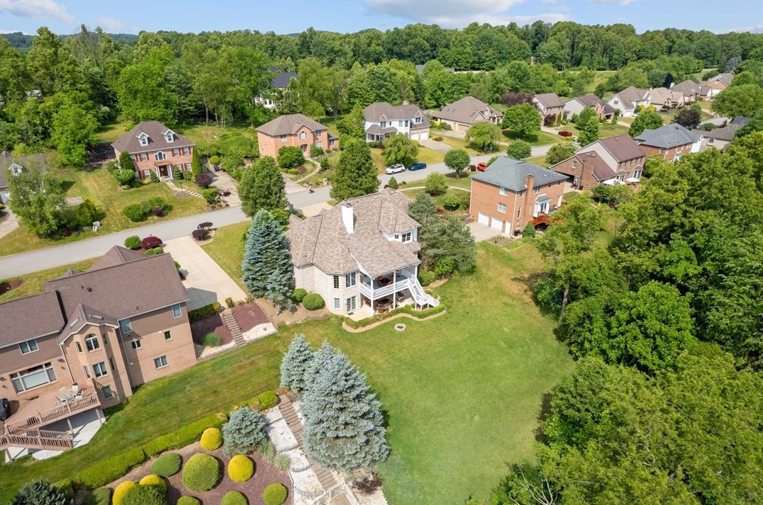 1032 Lexington Dr, Export PA  exterior