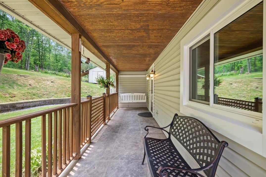 821 Lancaster Rd, Fombell, PA 16123-1725