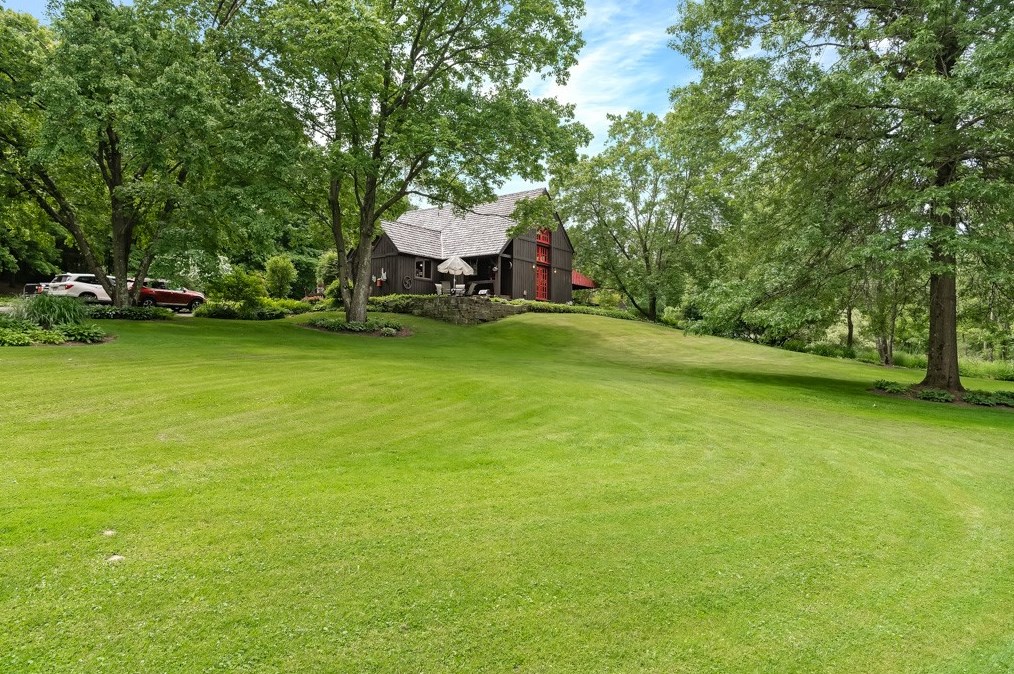 829 Rockdale Rd, Butler, PA 16002-8856