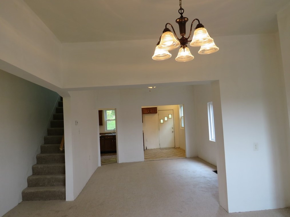 334 10th Ave, Tarentum, PA 15084-1206