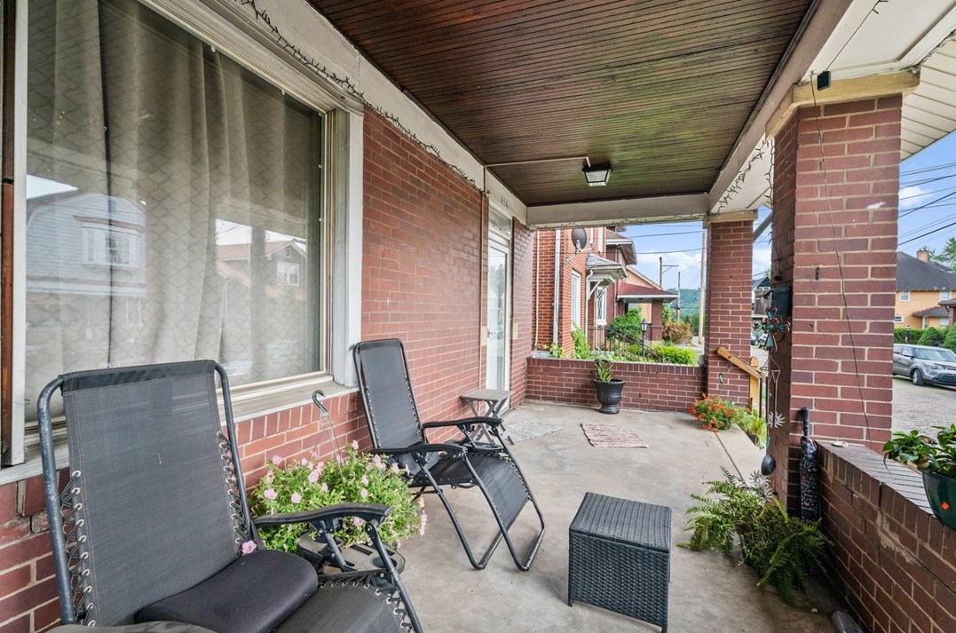 416 Charles St, Turtle Creek, PA 15145