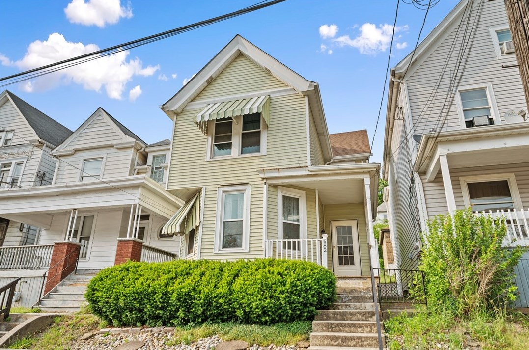 582 4th St, Monroeville, PA 15140