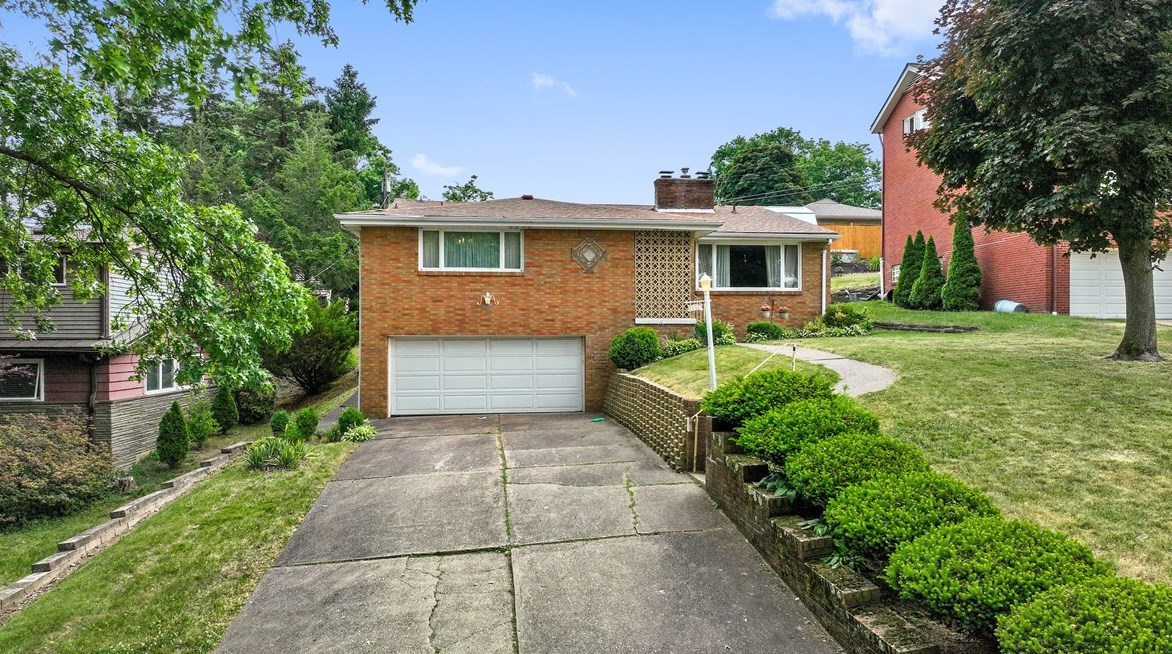 3615 Sunset Dr, Whitaker, PA 15120