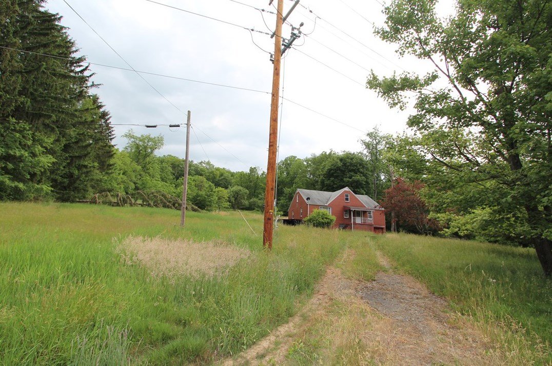 414 Spewock Ln, Latrobe, PA 15650
