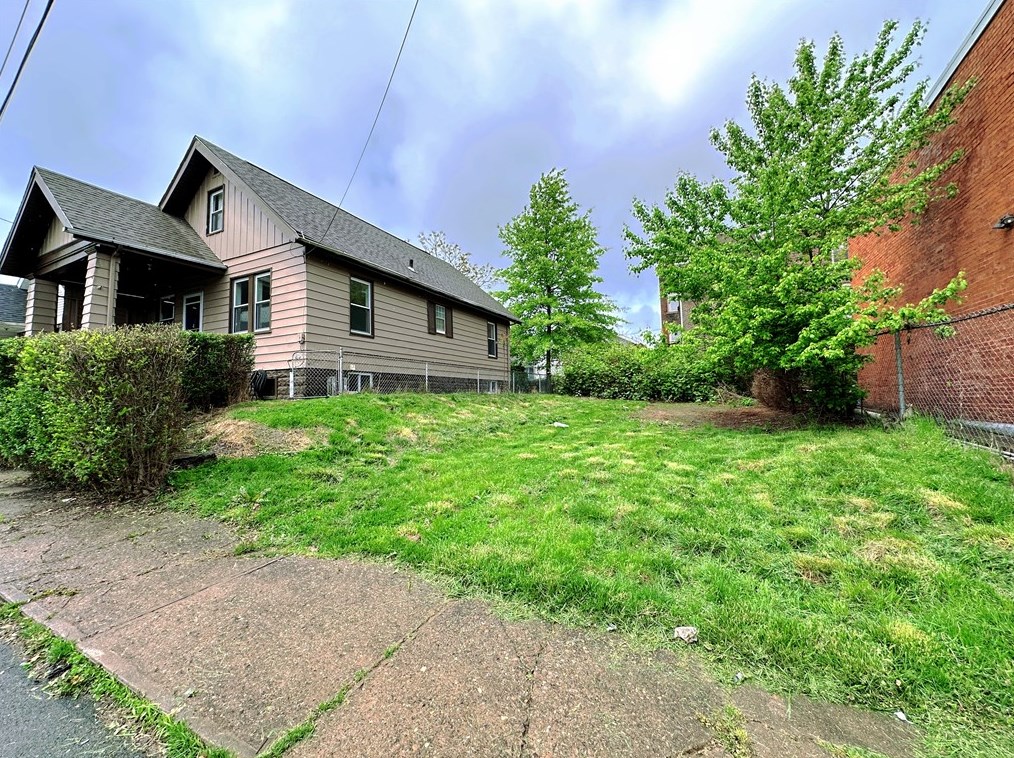 1440 Tumbo St, Pittsburgh, PA 15212