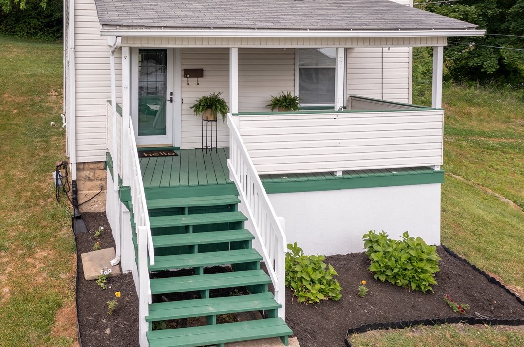133 N Otter St, Mercer, PA 16137