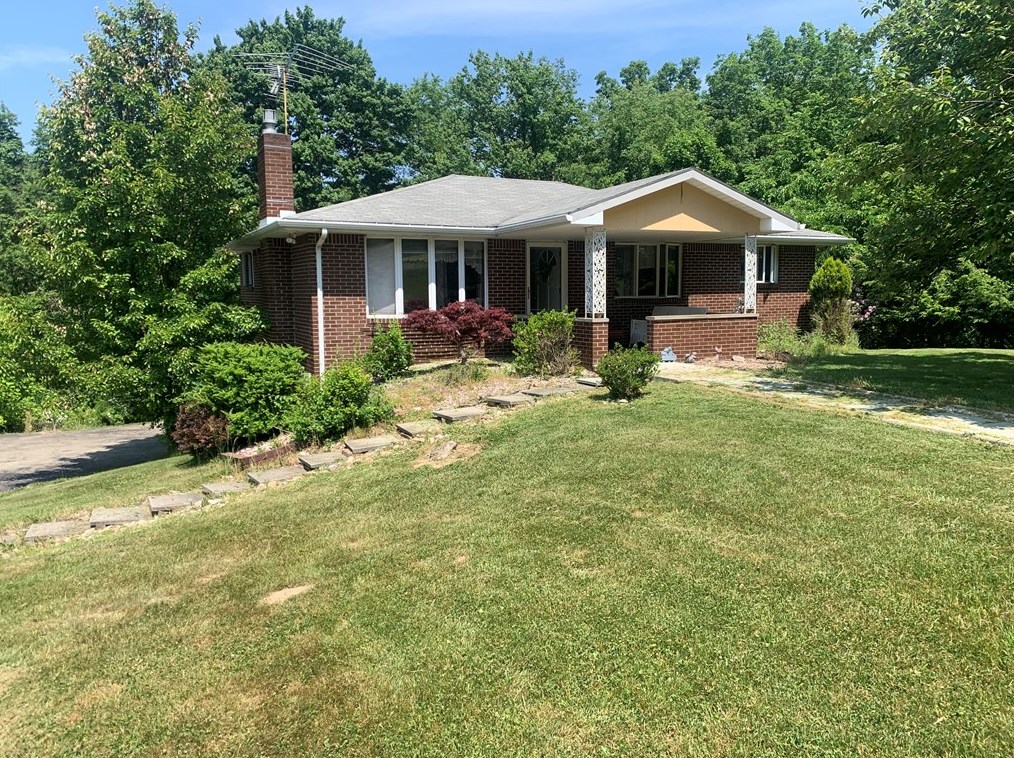 801 Beaver Rd, Greensburg, PA 15601