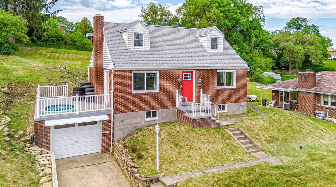 10721 Old Trail Rd, North Huntingdon, PA 15642