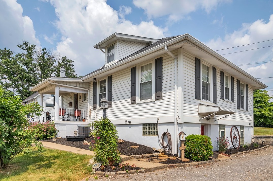 1209 13th St, Conway, PA 15027-1209
