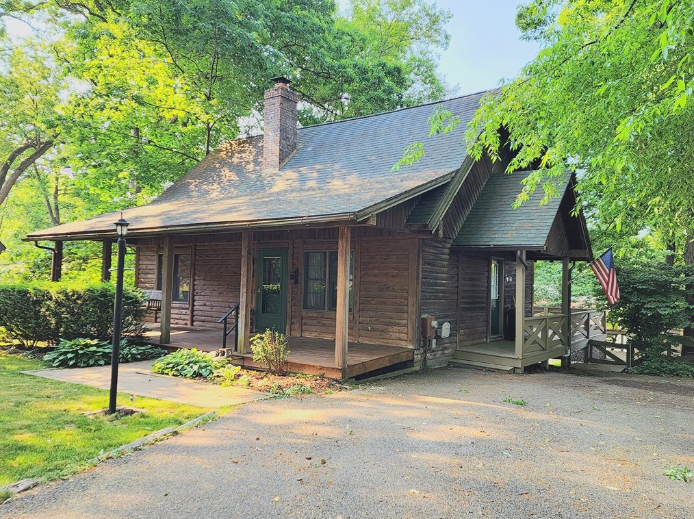 280 Laurel Ave, Ellwood City, PA 16117-6426