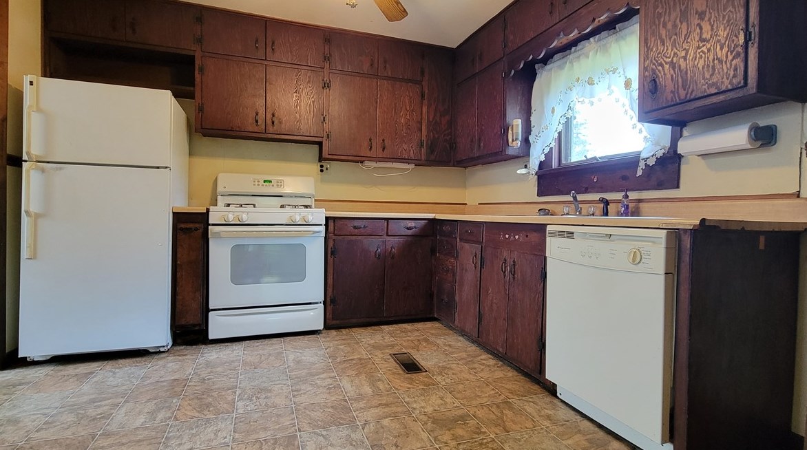 127 Kennedy Rd, Stoystown, PA 15563-6421