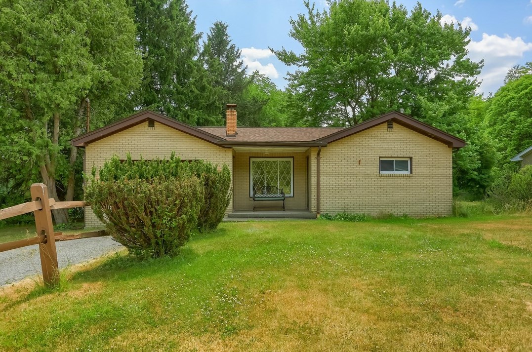 136 Gross Dr, Baden, PA 15005-9605