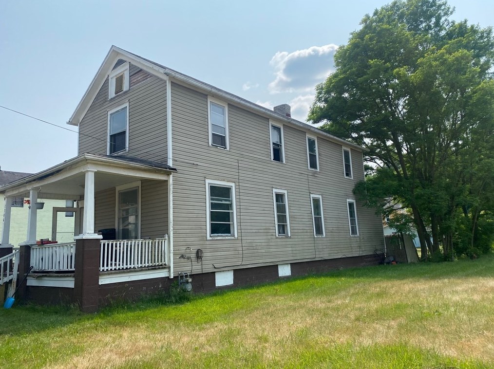 1706 Hamilton St, New Castle, PA 16101